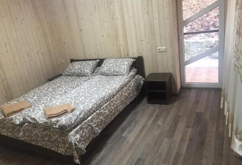 リゾートホテル чорна вода