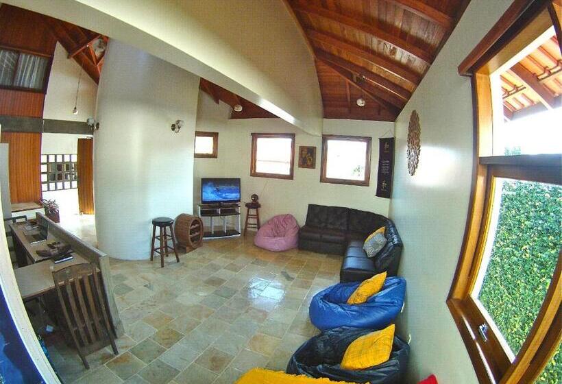 Sunhouse Hostel
