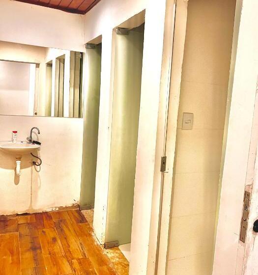 هاستل Gadhega S