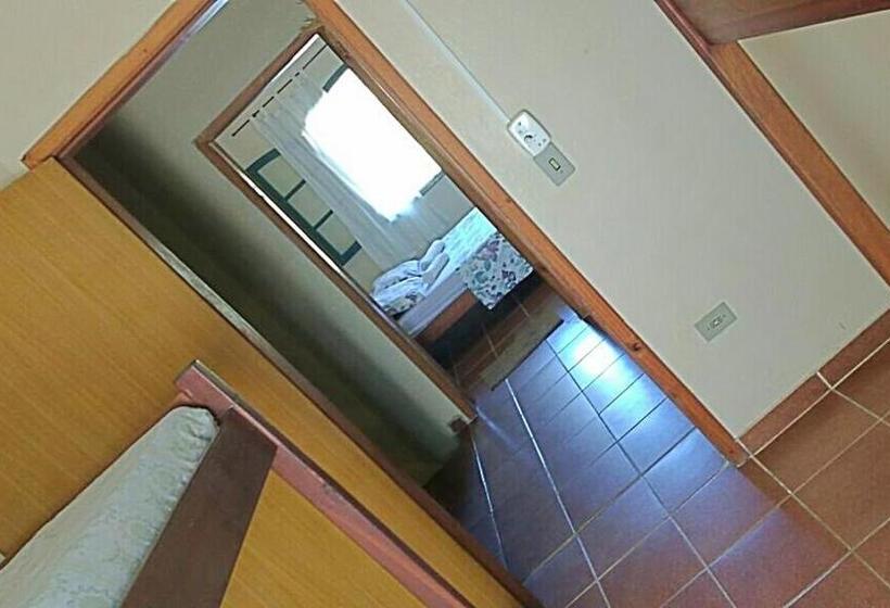 ユースホステル Residencial Rosi