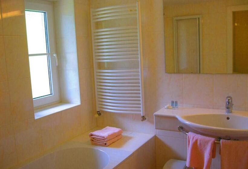 تختخواب و صبحانه Haus Dr. Küng