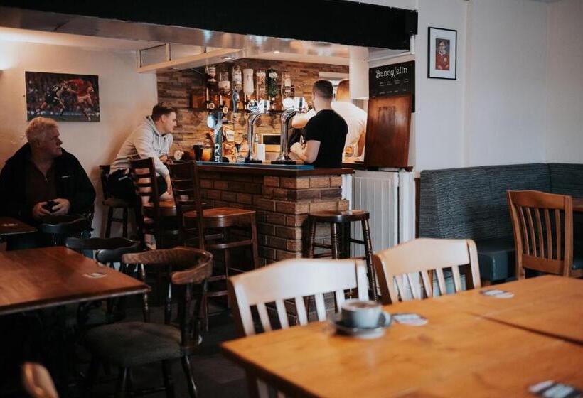 住宿加早餐  The Fox And Hounds