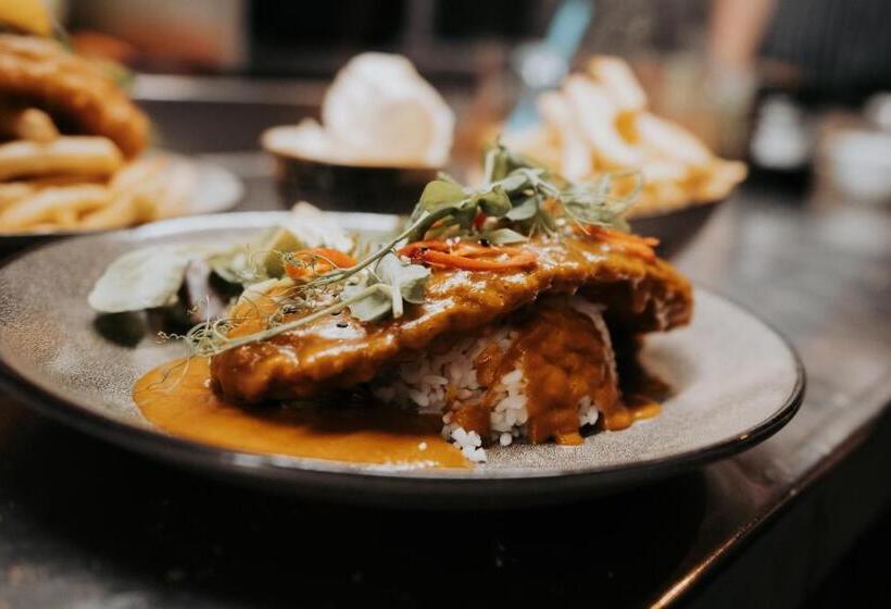 住宿加早餐  The Fox And Hounds