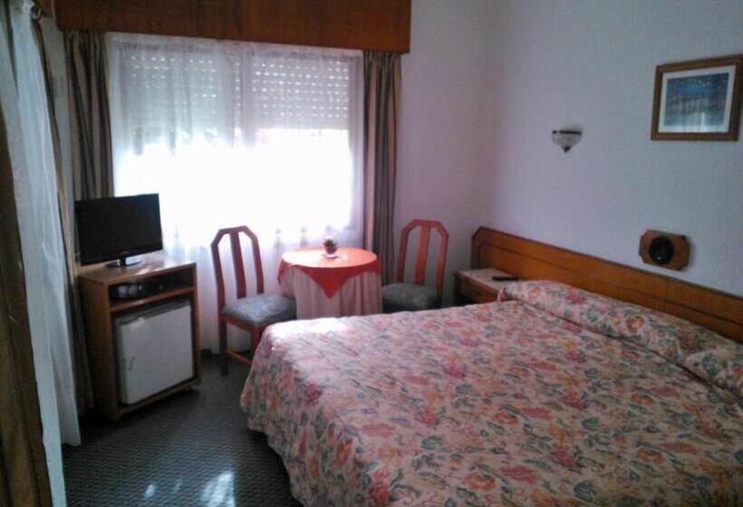 هتل Brisas Del Este