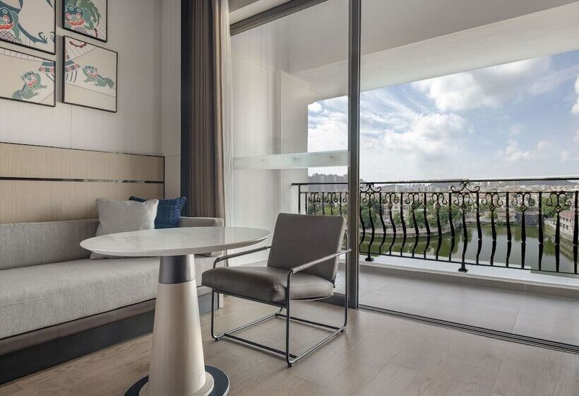 ホテル Four Points By Sheraton Yangjiang City Center