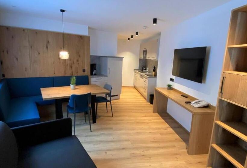 پانسیون Garni Binta