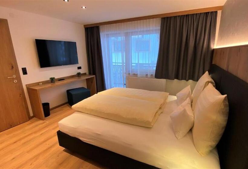 پانسیون Garni Binta