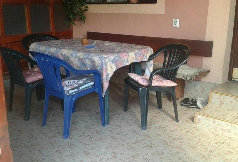 پانسیون Guesthouse Tadic