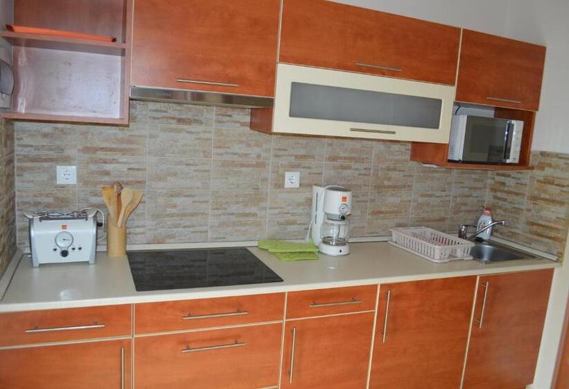 ペンション Hanság Vendégház