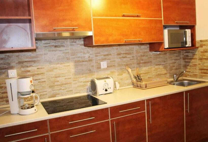 ペンション Hanság Vendégház