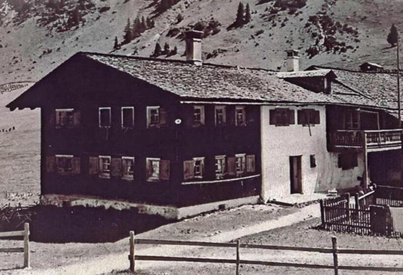 پانسیون Sandbur Das Walserhaus