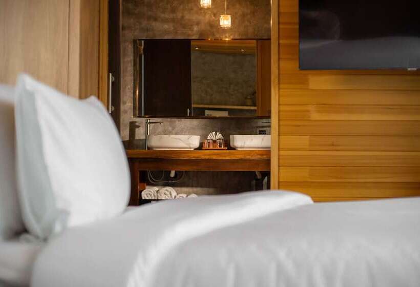 استراحتگاه The Hidden Village Khao Yai