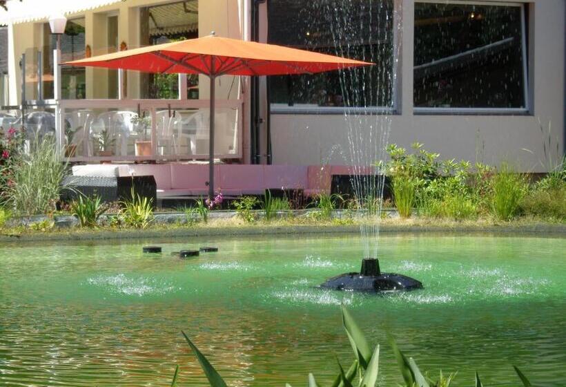 Vista Resort Hostel