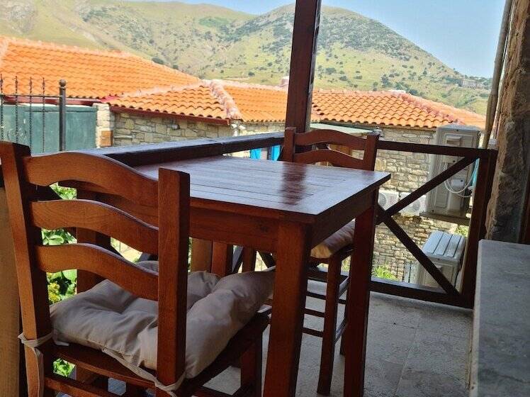 تختخواب و صبحانه Theia Boutique