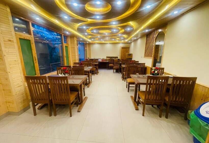 فندق Golden Wood Manali