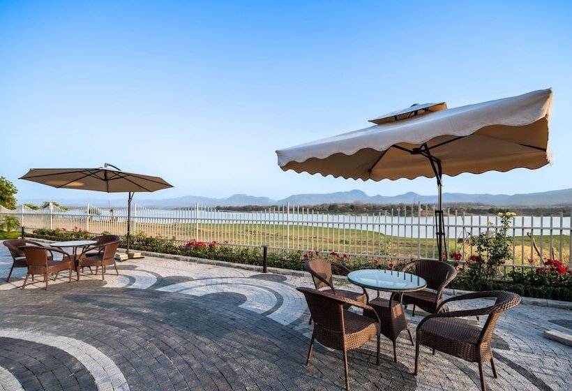 ホテル Parijat Lake Resort By Goldmark, Madhai  Satpura National Park
