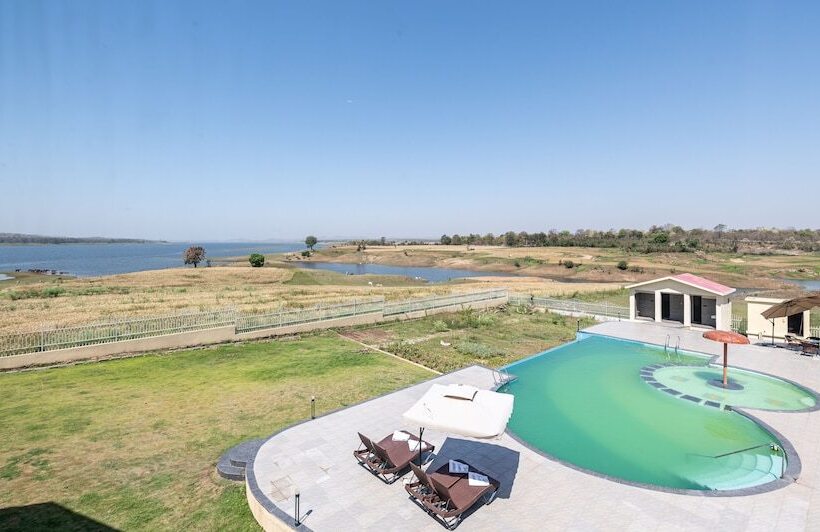 ホテル Parijat Lake Resort By Goldmark, Madhai  Satpura National Park
