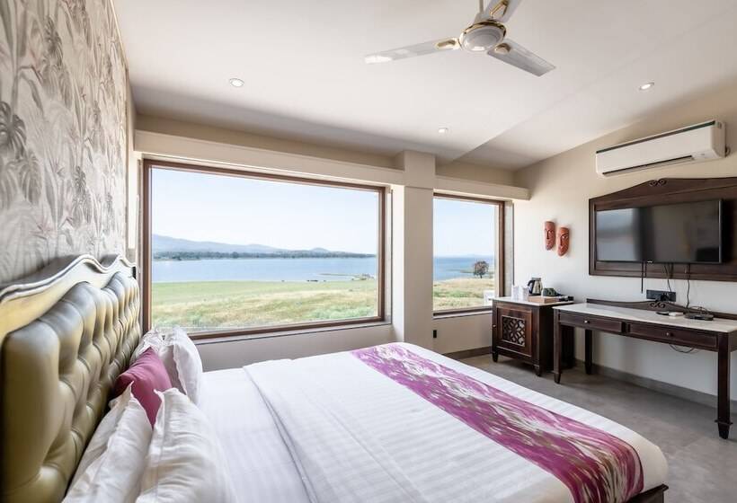 ホテル Parijat Lake Resort By Goldmark, Madhai  Satpura National Park