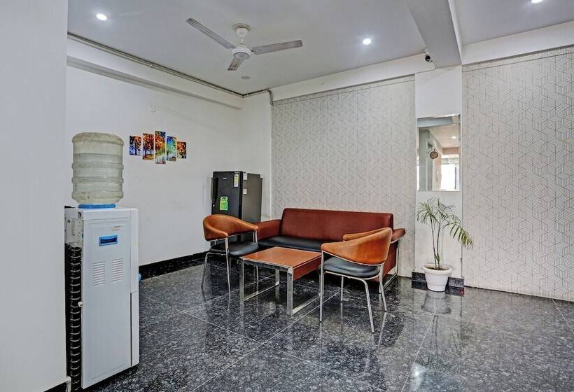 هتل Vikrant Residency 59