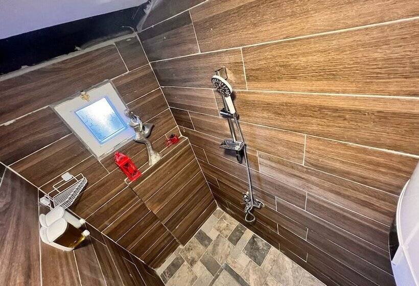 پانسیون Tarihi Sarı Konak