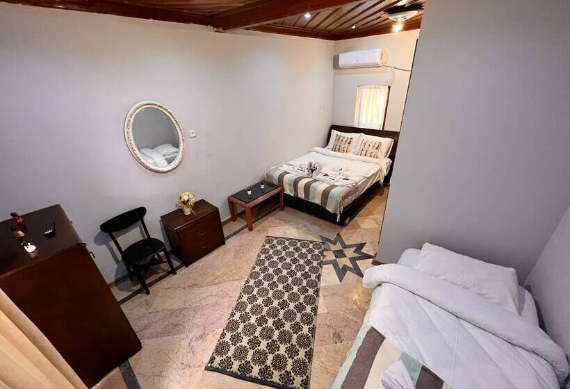 پانسیون Tarihi Sarı Konak