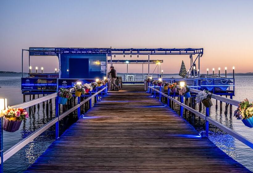 ベッドアンドブレックファースト Akçay Pier Hotel & Beach