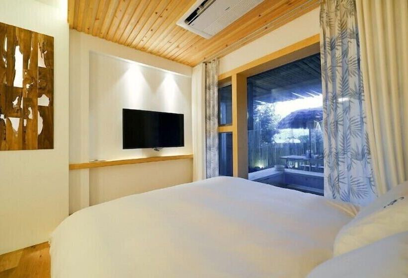 Groove In Cafe Pension