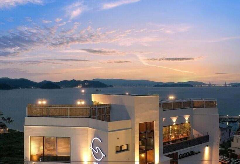 Groove In Cafe Pension