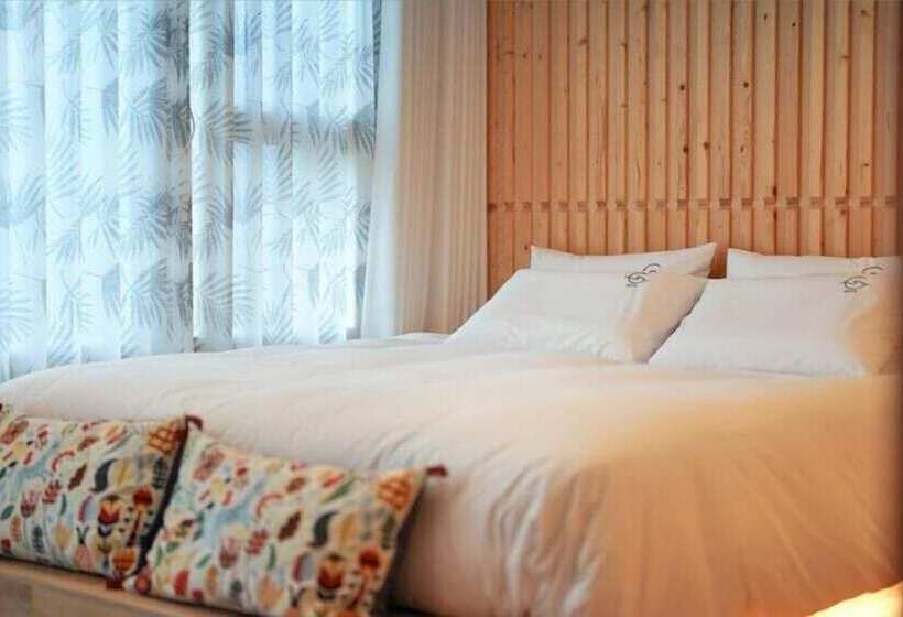 Groove In Cafe Pension