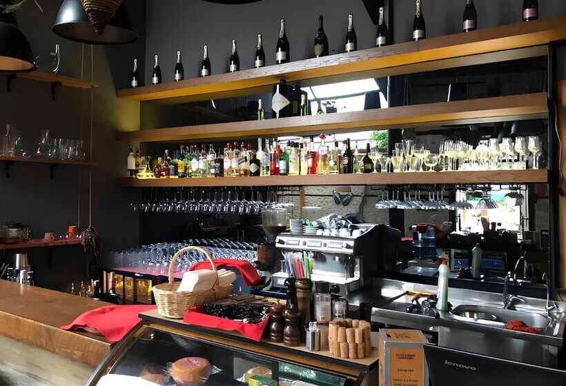 مسافرخانه Grace Lounge Premium