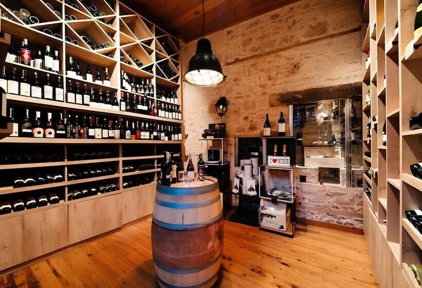 مسافرخانه Grace Lounge Premium