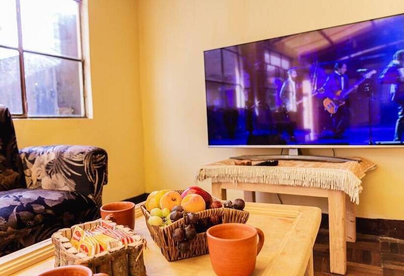 مسافرخانه Skylake