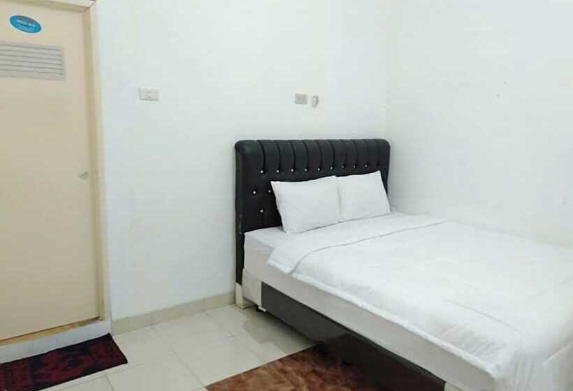 בית מלון כפרי Al-razzaq Guest House By Oyo