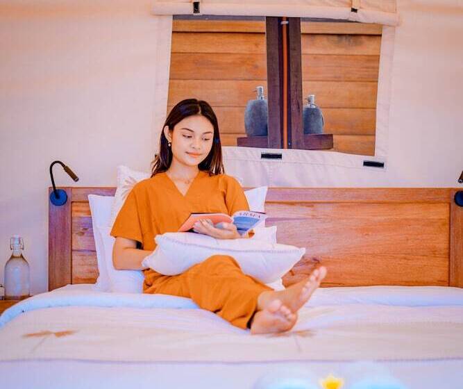 ホテル Bali Cliff Glamping