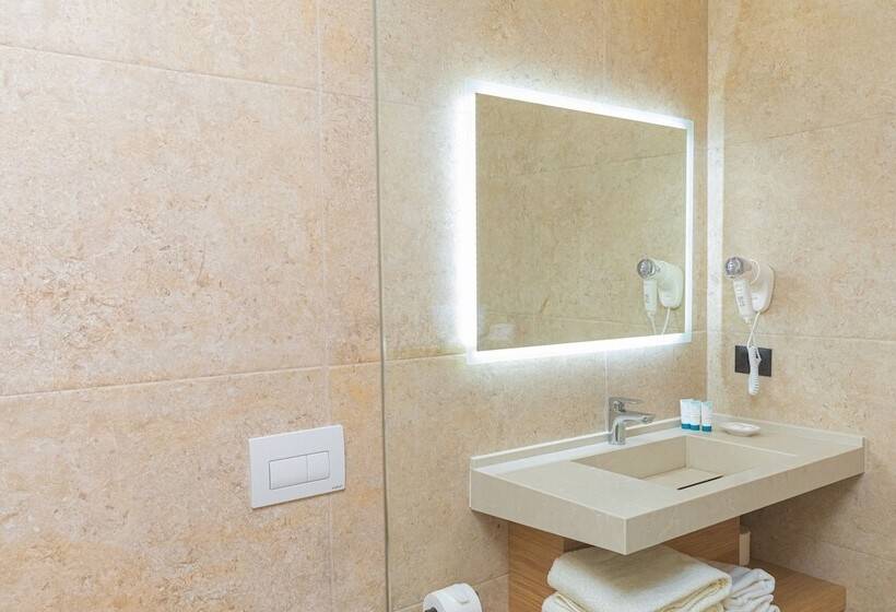 هتل B&b Champagne Vlore Bay