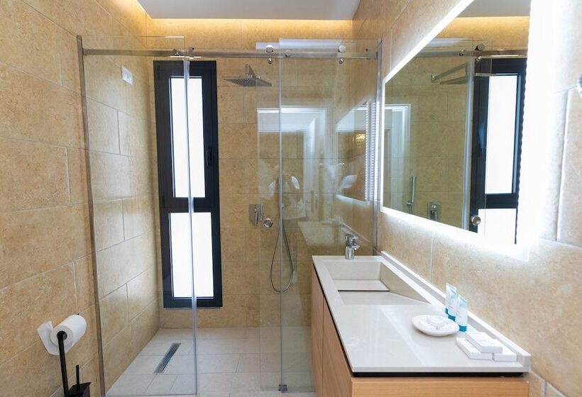 هتل B&b Champagne Vlore Bay