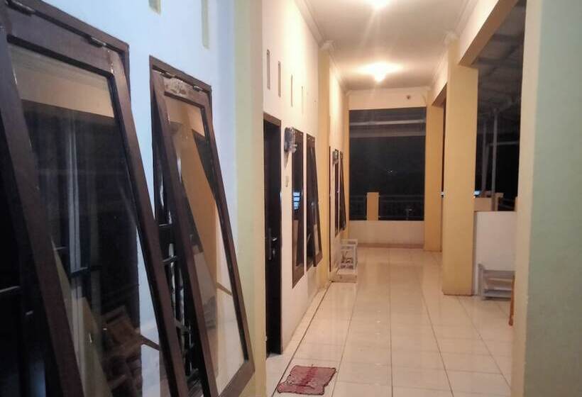 فندق Bintang Khanida Syari Ah