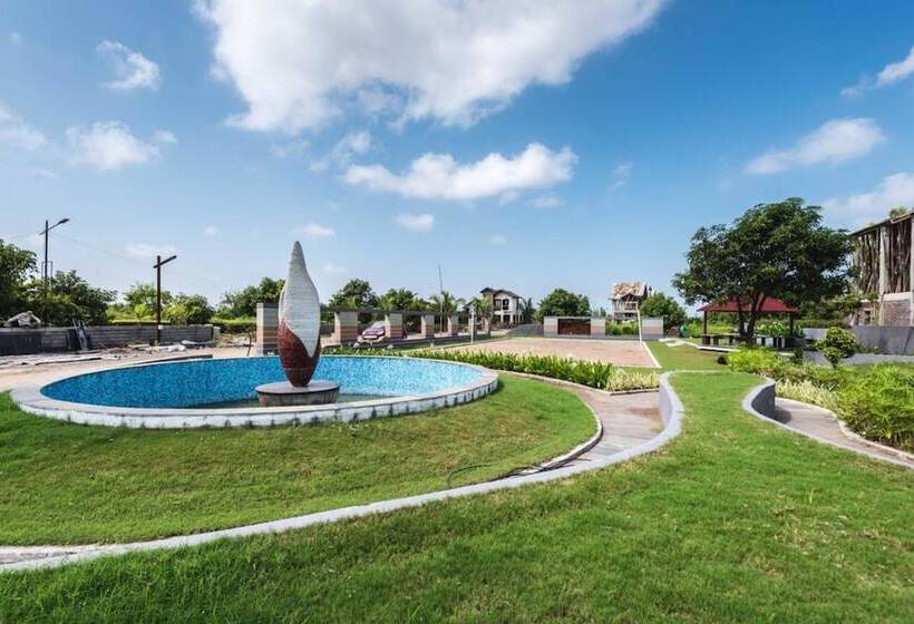 Отель Green Paradise