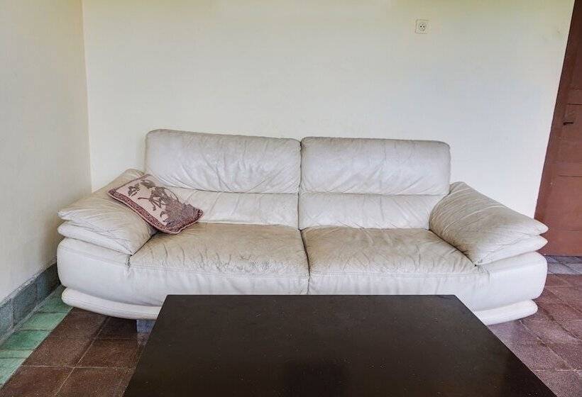 호텔 Griya Nurainy By Oyo