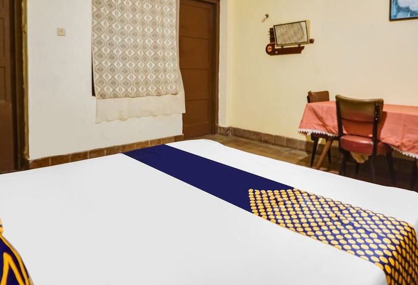 호텔 Griya Nurainy By Oyo