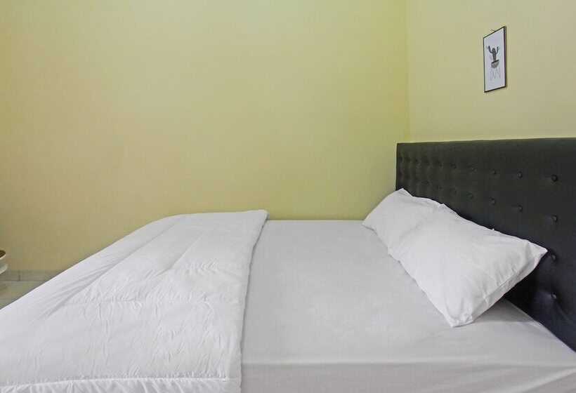 هتل Kemuning Guesthouse By Oyo