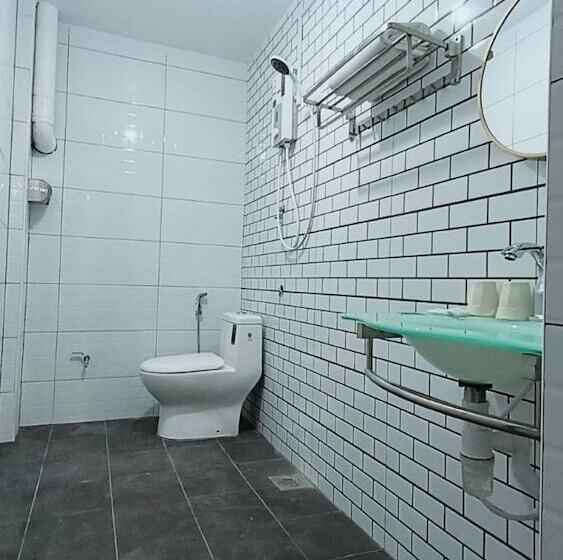 בית מלון כפרי Kong Jing By Oyo