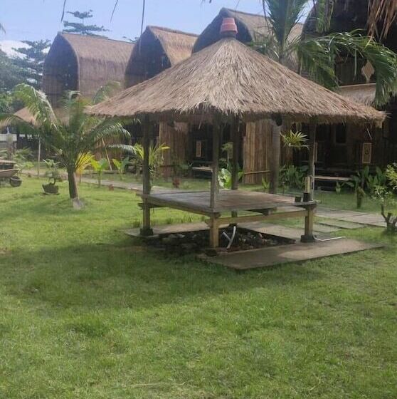 בית מלון כפרי Mahkota Atia Bungallow