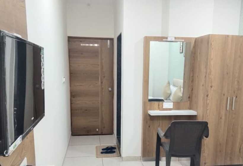 Отель Md Residency