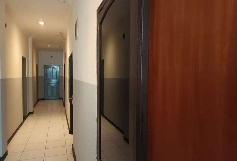 هتل Multi Plus Inn By Oyo