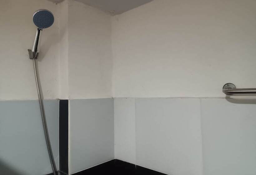 هتل Multi Plus Inn By Oyo