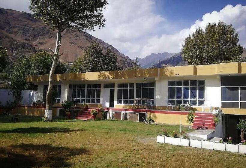 Hotel Qashqar Heights