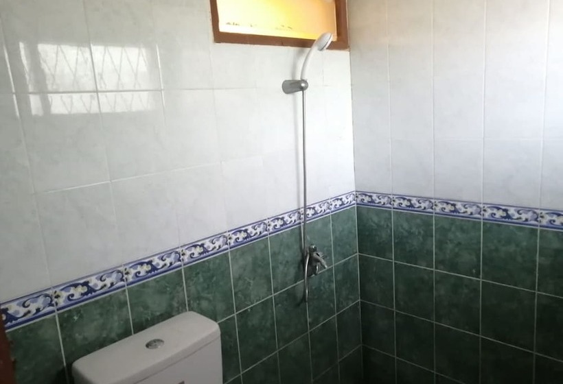 هتل Spot On 92458 Azeela Kost Syariah