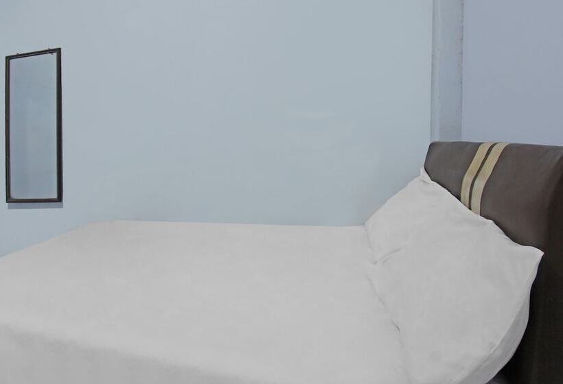 Отель Spot On 92567 Jati Homestay Near Taman Suranadi