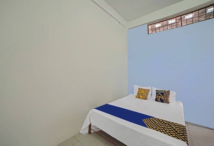 فندق Spot On 92600 Mandiri Inn